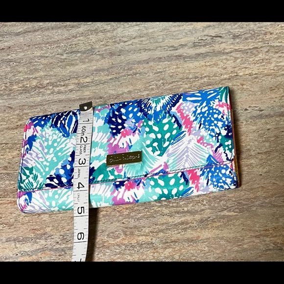 NWOT Lilly Pulitzer wallet organizer - Picture 15 of 16